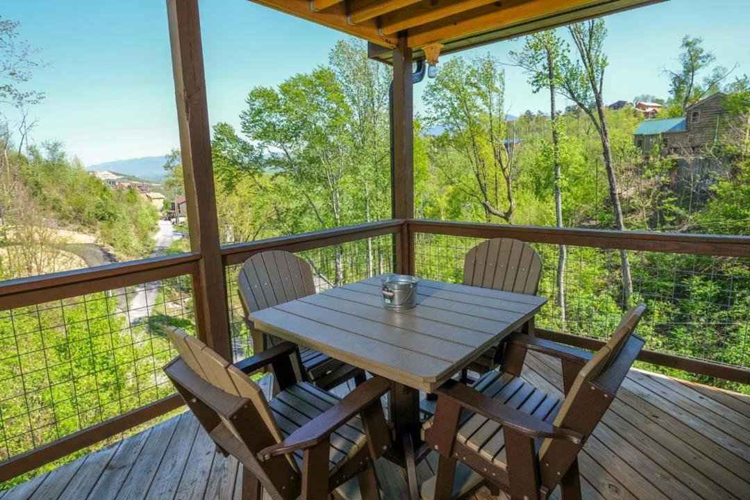 Mountain Time Villa Gatlinburg Exterior photo