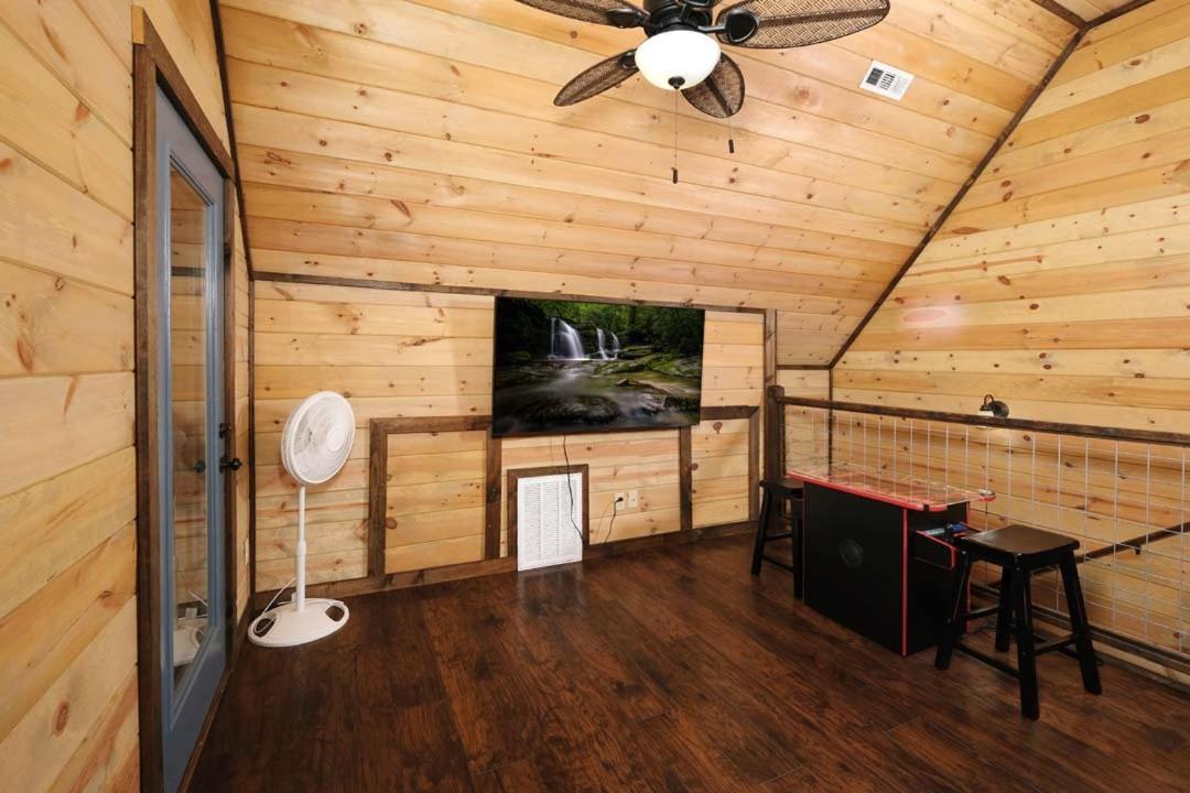 Mountain Time Villa Gatlinburg Exterior photo