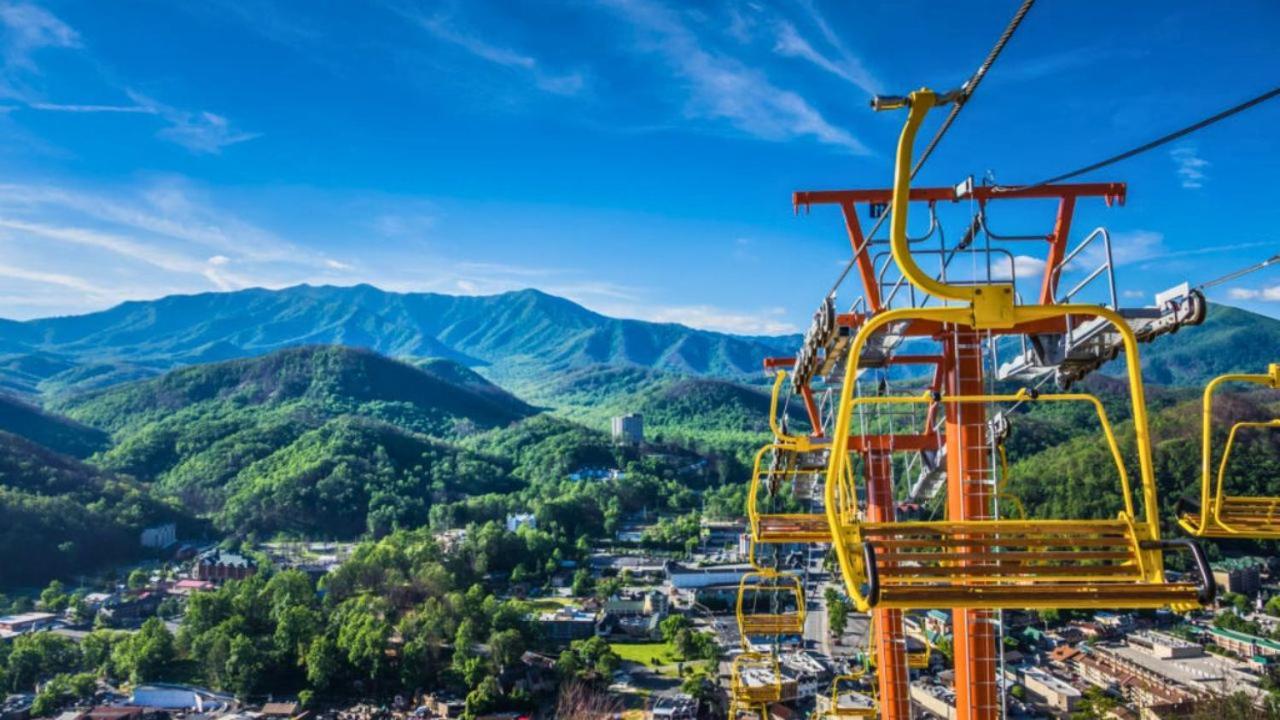 Mountain Time Villa Gatlinburg Exterior photo
